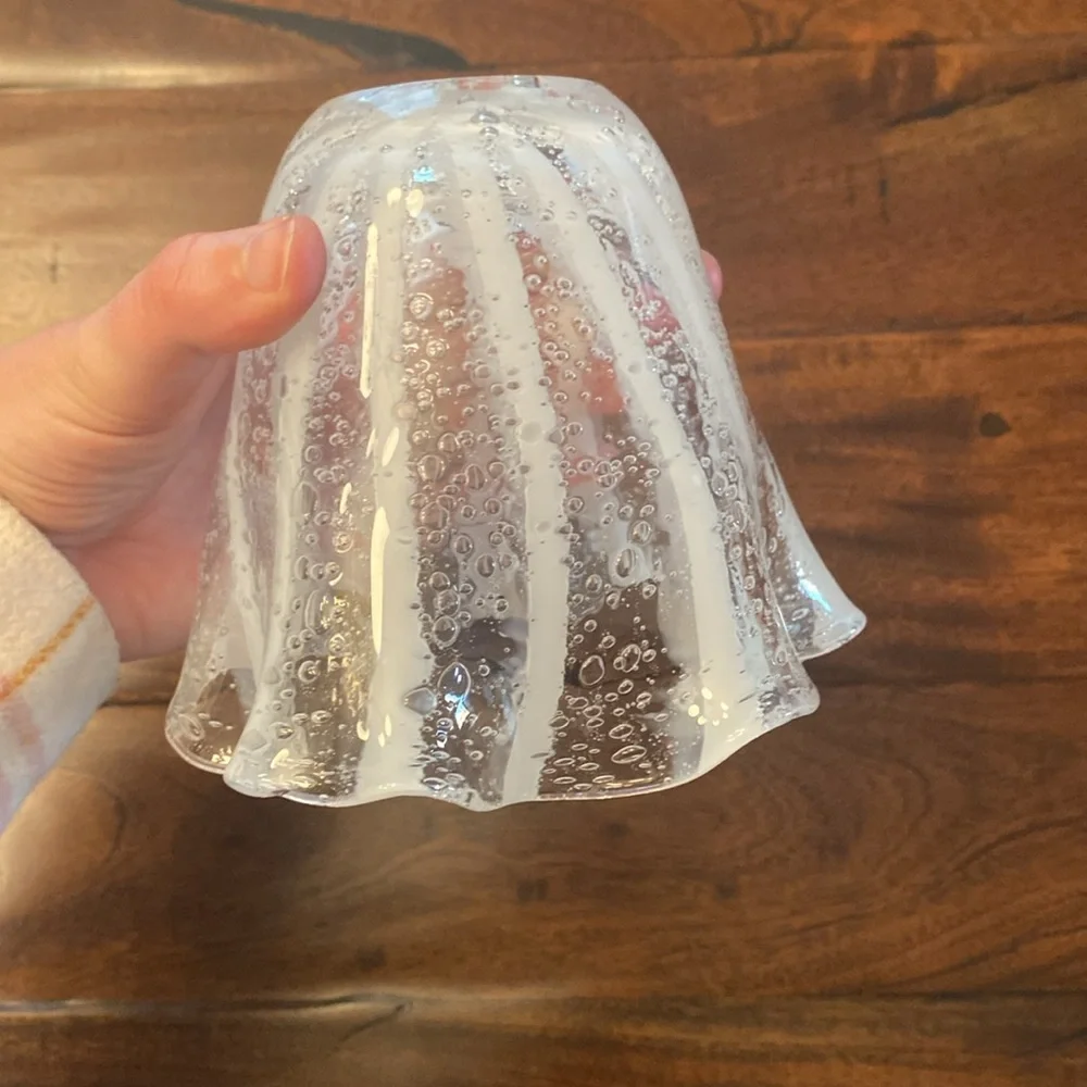 Clear Glass Ruffled Vase - Picture 6 of 7